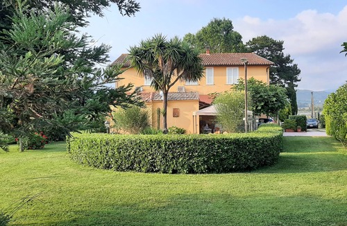 Vallo Scalo Bed & Breakfast | Casale Battaglini B&b is nestled in a green oasis of Cilento, Elea Velia.