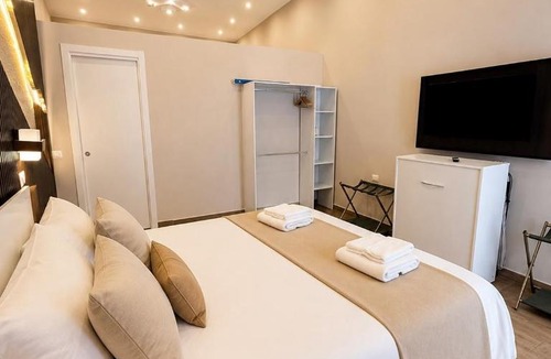 Vasto Apartment | Casanova Naples central Boutique Apartment for 6 Guest
