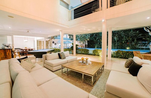 Jimbaran Bay Villa | CassaMia Bali - Spacious Luxury 5 Bedroom Villa