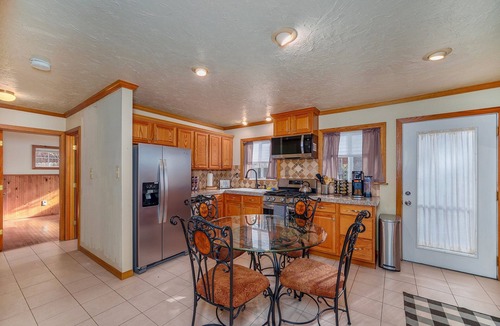 Sierra Tract House | Centrally Located, Near Trails, Hot Tub Pet Friendly 2450P
