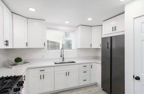 City Heights Apartment | Charming 2-bedroom apartment with WiFi, with gated parking in San Diego!