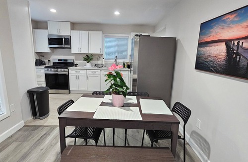 Sawtelle House | Charming 2-bedroom house in peaceful neighborhood ✨️
