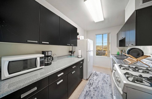 La Brea Apartment | Charming 2-bedroom/3beds apartment with WiFi, AC in lovely Los Angeles