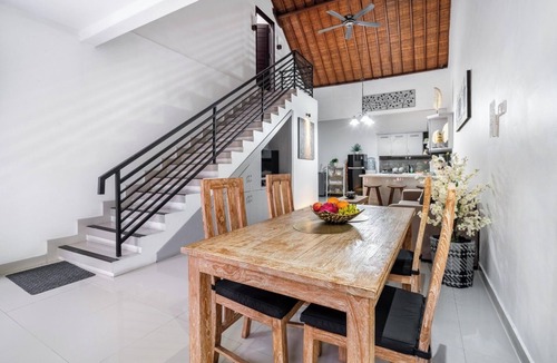 North Legian Villa | Charming 2BR Villa, PRIME LOCATION! - 4Min Drive To Beachwalk Shopping Center!