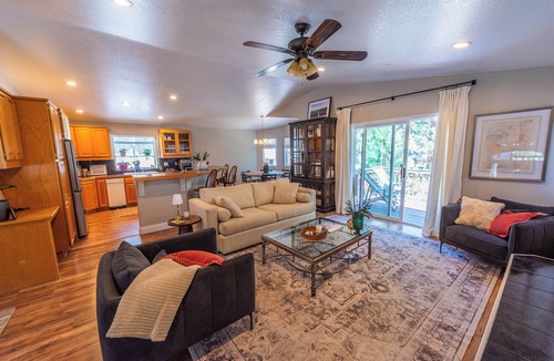 Sierra Tract House | Charming 3 bd/3 bath home in South Lake Tahoe located on Trout Creek Meadow!