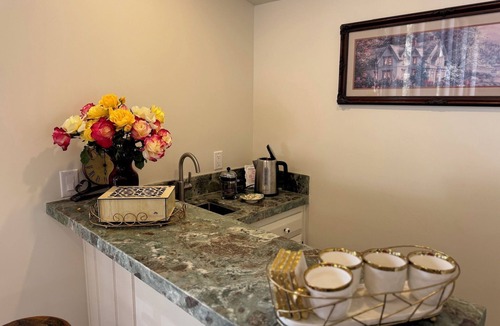 Fillmore Cottage | Charming 3-bedroom GARDEN COTTAGE in Fillmore with 1 acre rose garden access