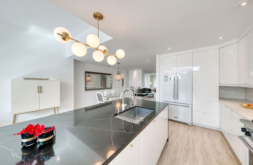 West Los Angeles House | Charming 3-bedroom house in enchanting Los Angeles with WiFi, AC