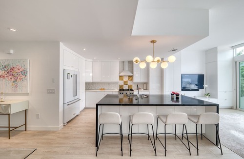 West Los Angeles House | Charming 3-bedroom house in enchanting Los Angeles with WiFi, AC