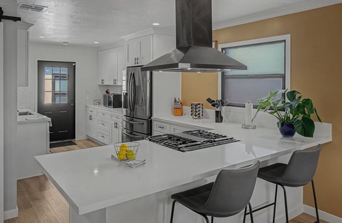 Park Mesa Heights House | Charming 4bed 2bath home, 8 mins to Sofi/Intuit/Forum, BBQ/Firepit/Outdoor.