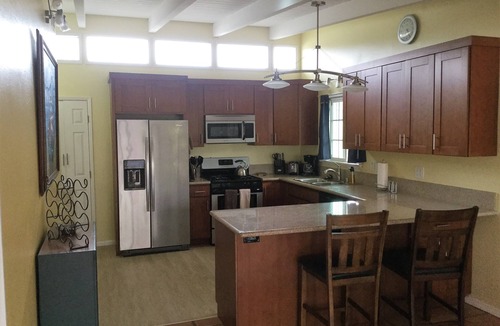 Pierpont Bay Cottage | Charming Beach Cottage Steps to the Sand Spacious Patio A/C