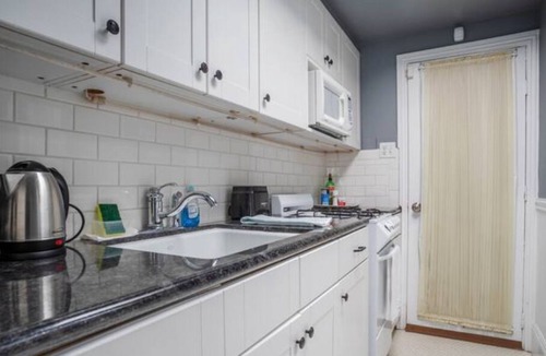 Tri-West House | Charming, beautiful West Hollywood Guesthouse with full kitchen, WiFi & parking