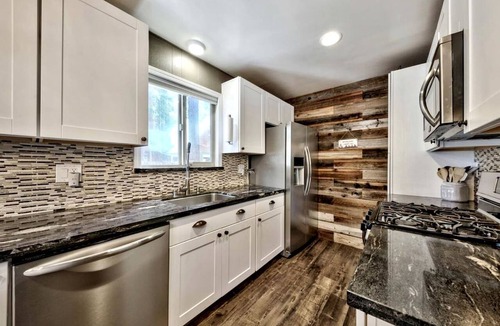 Tahoe Island Cabin | Charming Chalet with Modern Comfort and Cozy Retreat in South Lake Tahoe, California