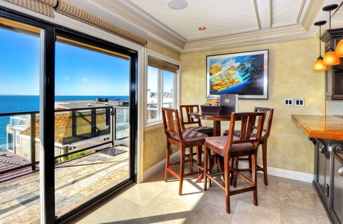 Laguna Beach Villa | Charming & Cozy Villa with Beautiful Views of The Pacific Ocean!