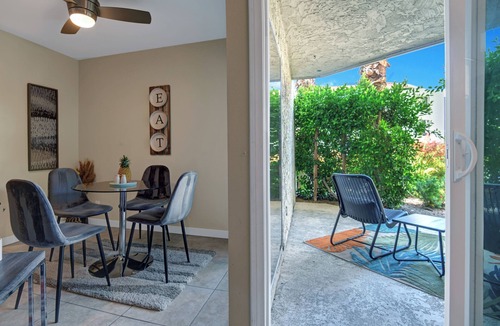 Deepwell Estates Condo | Charming pool side condo on the beautiful south side of Palm Springs. n