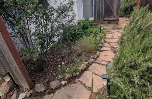 Vichy Springs Cottage | Charming Studio cottage in the Napa countryside. Close to town and wineries.