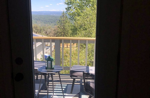 Cedar Ridge House | Chic cottage w/spectacular views - minutes from downtown