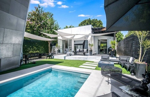 West Hollywood Villa | Chic Gated Modern 3BD W. Hollywood Villa w/Pool, Hot tub & Guest House