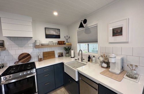 South Laguna Cottage | Chic Laguna retreat! Steps to beach, designer-furnished, with ocean-view yard.