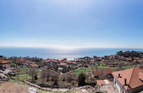 San Lazzaro Apartment | Cielo Room with Private Balcony, Sea View, Wi-Fi and Air Conditioning