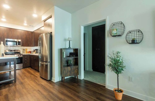 Glendale Apartment | Clean Cozy and Calm Retreat