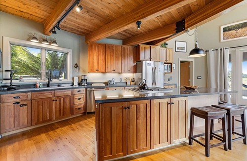 Sea Ranch House | Coastal Sea Ranch retreat with hot tub & fireplace