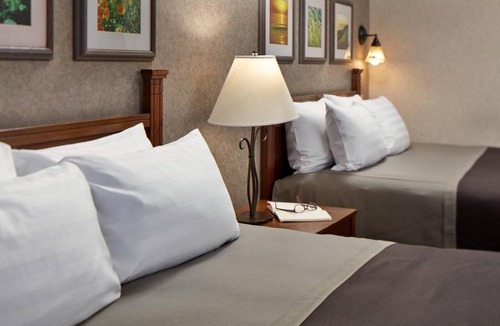 San Simeon Hotel | Coastal Stay Along Highway 101 | Beach Retreat w/Heated Pools