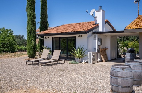 Paso Robles House | Cocavin Carriage House-Gorgeous Getaway for Two