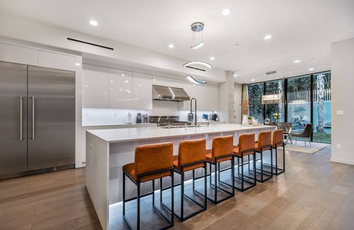 Beverly Hills Villa | Coldwater Canyon - A Sophisticated & Elegant Estate