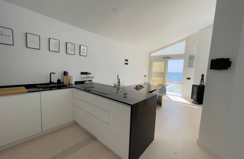 Bahia Dorada Villa | Colina Del Mar - 80 meters from the beach