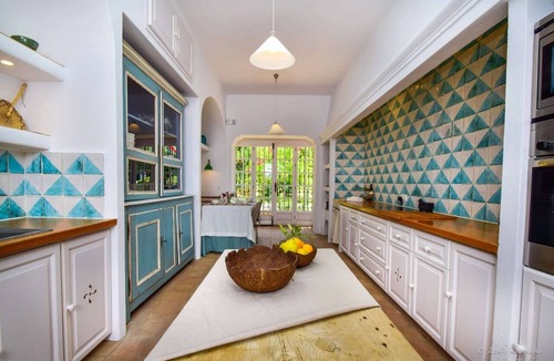 Urbanizacion el Rosario Villa | Colonial Style Retreat in Marbella