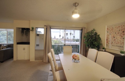 Old San Leandro Apartment | Comfortable 2-bedroom corporate apartment with AC, WiFi in peaceful San Leandro