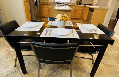Enterprise Villa | comfortable house/3 storynear airportcasino outlet