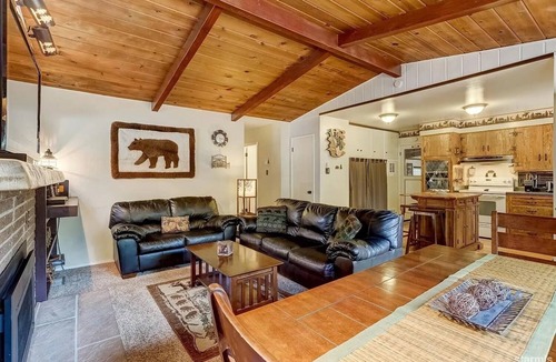 South Lake Tahoe Cabin | Comfy Fully Furnished Tahoe Cabin-Quiet Neighborhood Near Trails, Lake