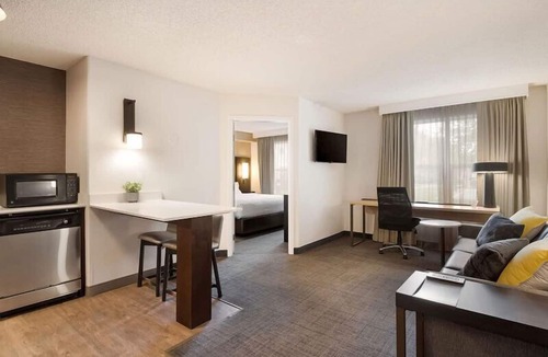 Reno/Tahoe Airport Hotel | Convenient Location! Unit w/Full Kitchen, Free Breakfast!