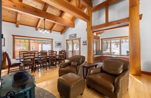 Alpine Meadows House | Copperleaf Lodge by Tahoe Getaways - Updated 5BR Alpine Meadows Chalet w Private Hot Tub, Ski Shuttle!