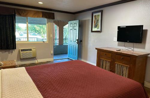 Corona Hotel | Corona inn