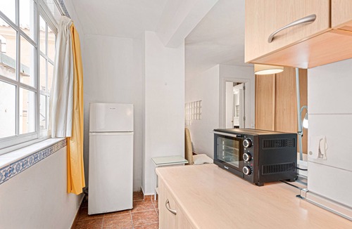 Pedregalejo Apartment | Cosy Studio Apartment in Málaga close to the Beach with Wi-Fi