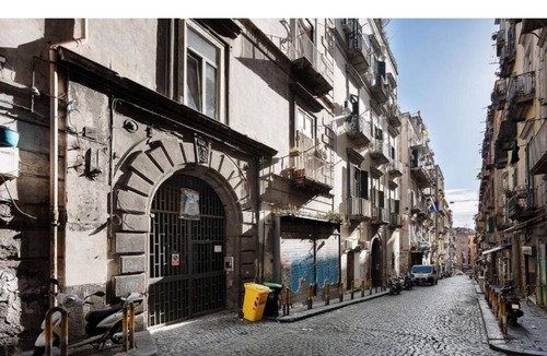 Quartieri Spagnoli House | Cottage frm home