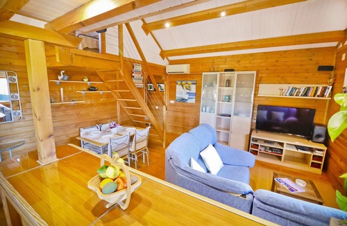 Almayate Bajo Cottage | cottage with private pool near the sea