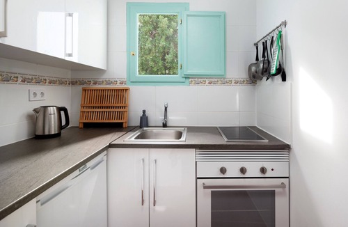 Alcaucin House | Country House 'La Casita Del Limoncito' with Private Pool, Private Terrace and Wi-Fi
