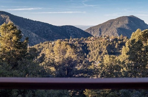 Pine Mountain Club Cabin | Cozy 2 Bedroom Cabin In Pine Mountain Club With Breathtaking View!