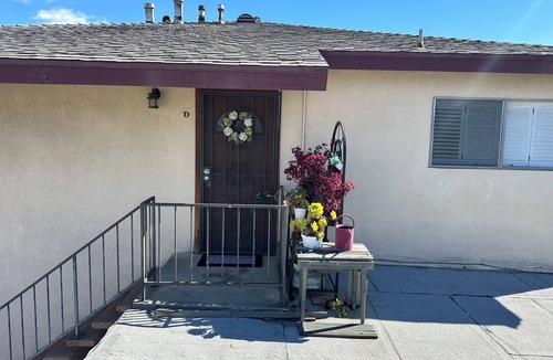 Hawthorne Apartment | Cozy and Bright Vacation Home with EV Charging near SoFi & LAX