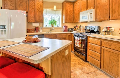 Groveland House | Cozy Groveland Retreat - Grill & Near Yosemite!
