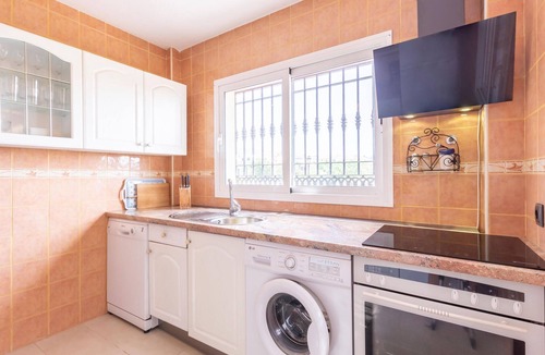 Torrequebrada House | Cozy home in Benalmádena