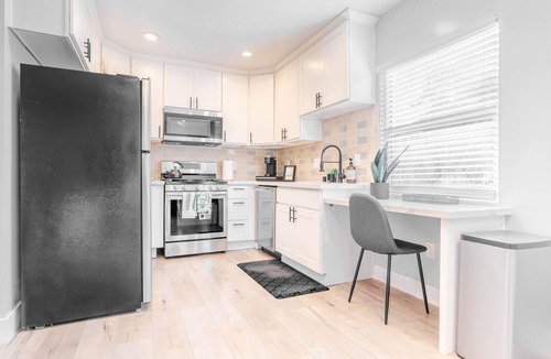 North Oak Park House | Cozy Home W loft near UCDavis Med Center/Downtown Sacramento Free parking
