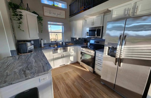Lower Lake House | Cozy Lower Lake Retreat. 2BR + Loft, AC, Near Wineries & Trails!
