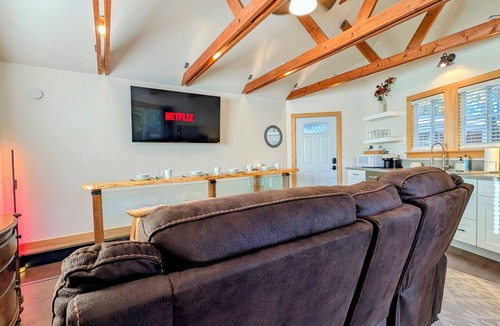 Green Valley Lake Cabin | Cozy & modern couples getaway in Green Valley Lake