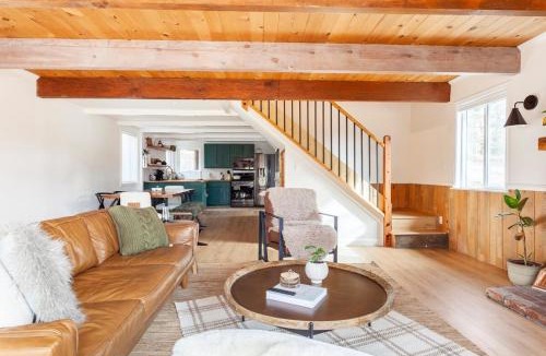 Arrowbear Lake House | Cozy Renovated Cabin with Hot tub and EV & Amenities