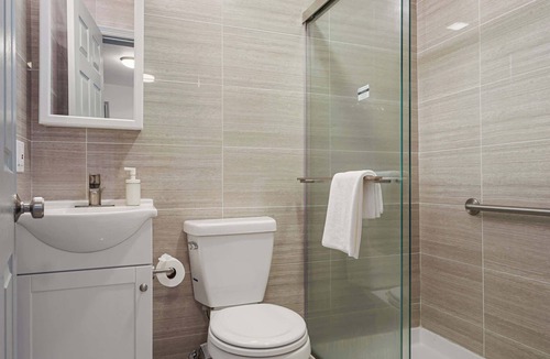 Inner Parkside House | Cozy Studio Near SFSU Walk to Shops & Transit Near Golden Gate Park