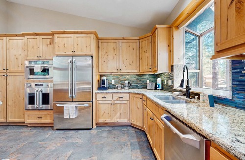 Tahoe Paradise House | Cozy Tahoe home near the best of South Lake with fireplace, WiFi, & skiing nearby